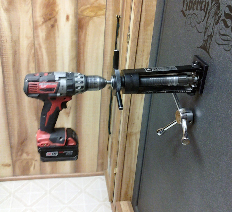 Вскрыть сейф